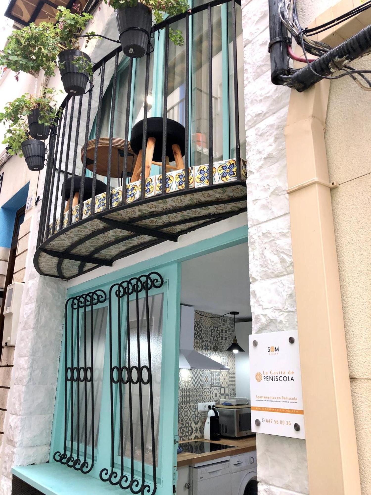 La Casita De *